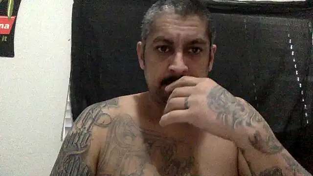 Snapshot of Vision1285 chatting on January 2025 05:42:02 PM Vision1285 online show from January 2025 05:42:02 PM