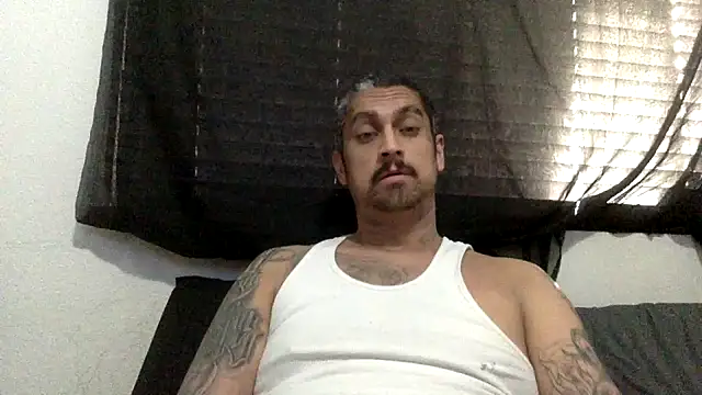 Snapshot of Vision1285 chatting on January 2025 10:30:02 PM Vision1285 online show from January 2025 10:30:02 PM