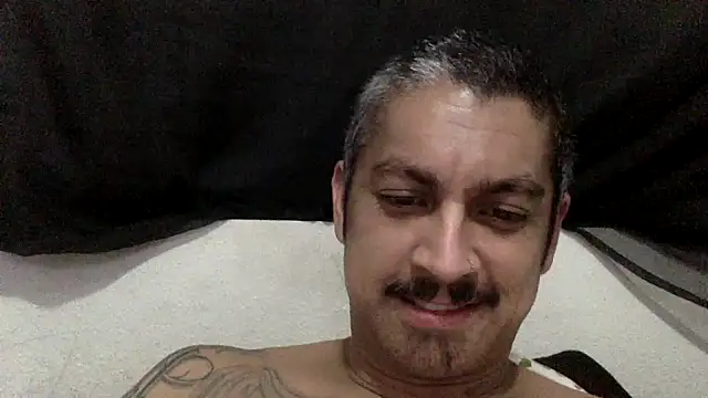 Snapshot of Vision1285 chatting on January 2025 02:50:01 AM Vision1285 online show from January 2025 02:50:01 AM