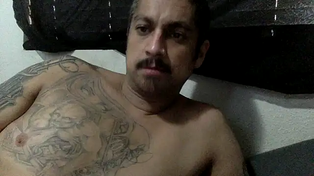 Snapshot of Vision1285 chatting on January 2025 07:52:01 PM Vision1285 online show from January 2025 07:52:01 PM