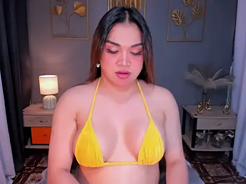 Snapshot of MaxeneCullens chatting on December 2024 04:25:01 AM MaxeneCullens online show from December 2024 04:25:01 AM