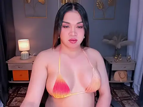 Snapshot of MaxeneCullens chatting on February 2025 03:53:01 AM MaxeneCullens online show from February 2025 03:53:01 AM