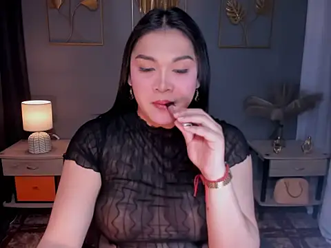 Snapshot of MaxeneCullens chatting on September 2025 04:49:01 AM MaxeneCullens online show from September 2025 04:49:01 AM