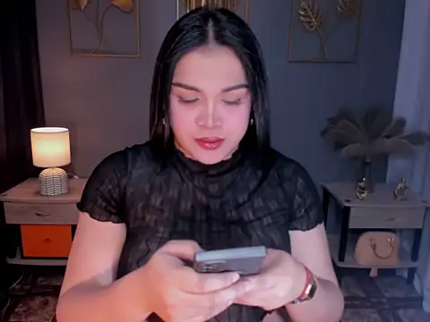 Snapshot of MaxeneCullens chatting on October 2025 02:51:02 AM MaxeneCullens online show from October 2025 02:51:02 AM