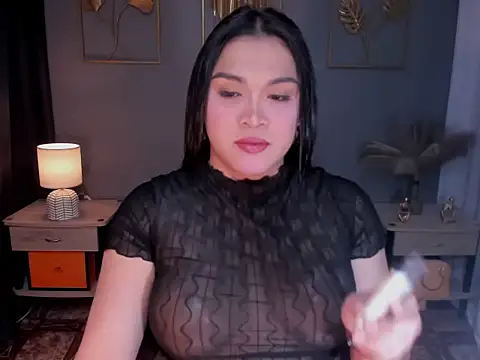 Snapshot of MaxeneCullens chatting on October 2025 06:55:02 AM MaxeneCullens online show from October 2025 06:55:02 AM