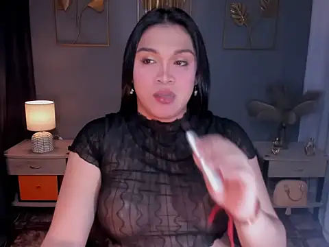 Snapshot of MaxeneCullens chatting on October 2025 01:47:01 AM MaxeneCullens online show from October 2025 01:47:01 AM