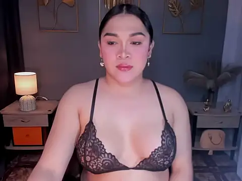 Snapshot of MaxeneCullens chatting on October 2025 03:07:01 AM MaxeneCullens online show from October 2025 03:07:01 AM