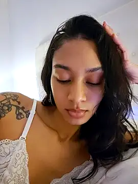 Leaberry online show from February 2026 02:53:01 AM