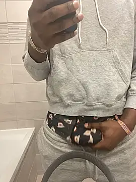 Snapshot of calystorme chatting on February 2025 03:21:01 PM calystorme online show from February 2025 03:21:01 PM