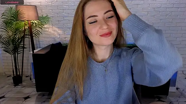 Snapshot of Adelyna_Bird chatting on March 2025 07:42:02 AM Adelyna Bird online show from March 2025 07:42:02 AM