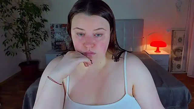 Snapshot of PolinaSalvatore chatting on June 2026 07:40:01 PM PolinaSalvatore online show from June 2026 07:40:01 PM