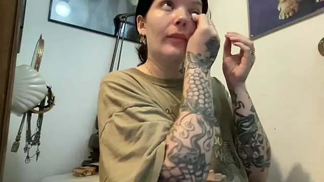 Snapshot of SweetMaisie chatting on September 2025 06:44:02 PM SweetMaisie online show from September 2025 06:44:02 PM