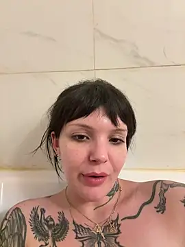 Snapshot of SweetMaisie chatting on February 2026 03:25:02 AM SweetMaisie online show from February 2026 03:25:02 AM