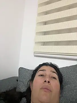 andreaisis2 online show from June 2026 06:04:02 AM
