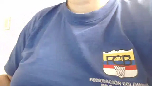 andreaisis2 online show from June 2026 05:28:01 PM