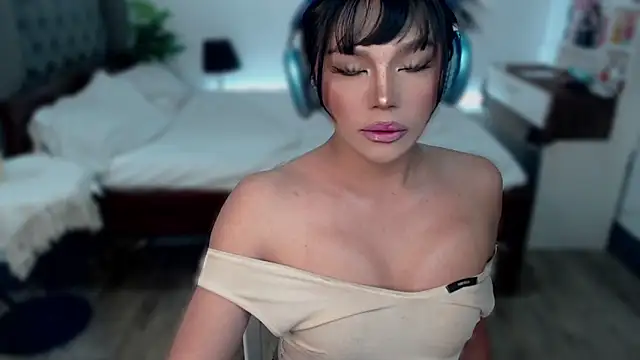 liaa lurrecams online show from November 2025 01:24:02 PM