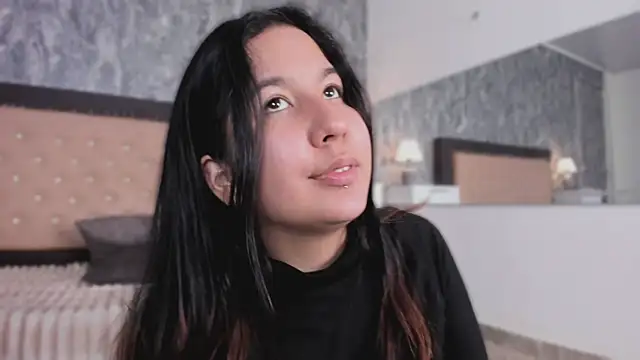 Lia sarahi online show from November 2025 11:42:01 AM