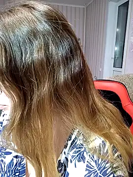 Snapshot of DienkaGreen chatting on December 2024 03:00:02 PM DienkaGreen online show from December 2024 03:00:02 PM