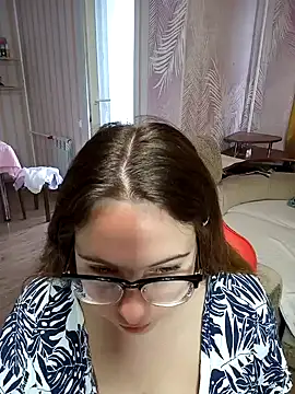 Snapshot of DienkaGreen chatting on December 2024 04:09:01 AM DienkaGreen online show from December 2024 04:09:01 AM