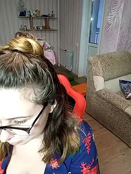 Snapshot of DienkaGreen chatting on January 2025 10:25:02 AM DienkaGreen online show from January 2025 10:25:02 AM