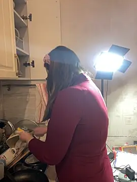 Snapshot of DienkaGreen chatting on November 2025 05:57:01 PM DienkaGreen online show from November 2025 05:57:01 PM