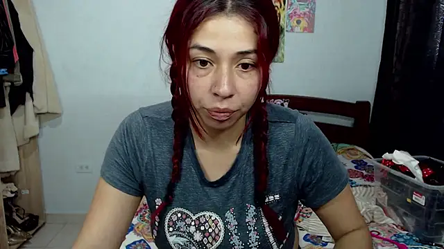 Snapshot of Alexxx_andr4 chatting on March 2025 09:42:02 PM Alexxx andr4 online show from March 2025 09:42:02 PM