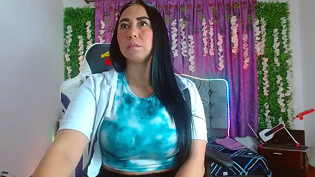 ariana-lopez online show from September 2025 04:47:01 AM