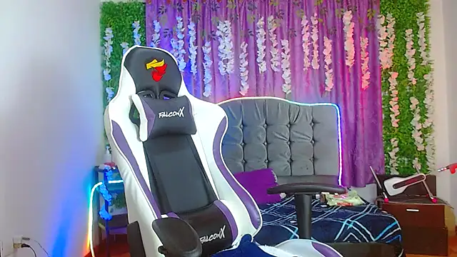 ariana-lopez online show from September 2025 03:45:01 PM