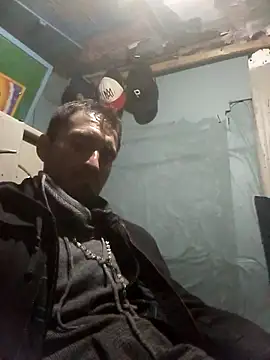 Snapshot of Wero4200 chatting on November 2025 07:45:01 AM Wero4200 online show from November 2025 07:45:01 AM