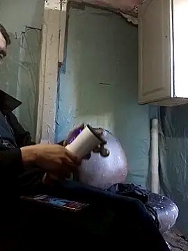 Snapshot of Wero4200 chatting on December 2025 10:29:02 PM Wero4200 online show from December 2025 10:29:02 PM