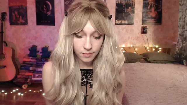 Friendly Ellie online show from January 2025 01:49:01 PM