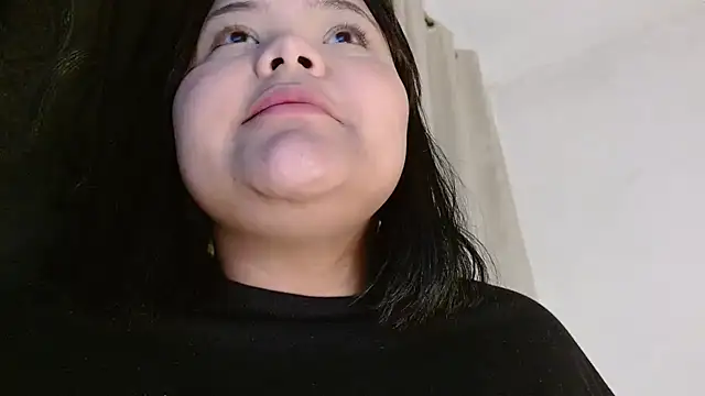 Snapshot of sexychubby___ chatting on January 2025 01:02:01 AM sexychubby online show from January 2025 01:02:01 AM