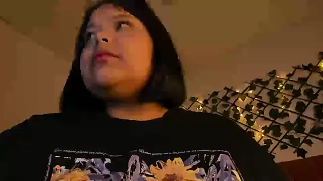 Snapshot of sexychubby___ chatting on February 2025 10:49:02 AM sexychubby online show from February 2025 10:49:02 AM