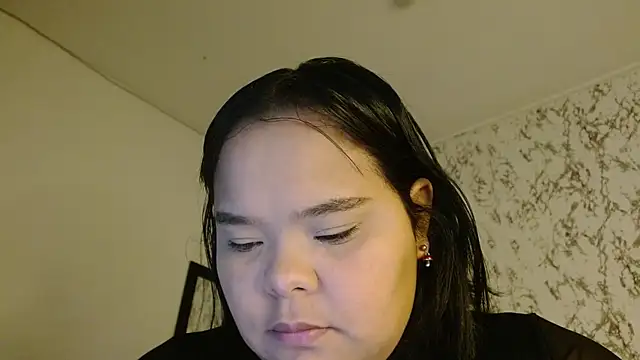 Snapshot of sexychubby___ chatting on October 2025 12:28:02 PM sexychubby online show from October 2025 12:28:02 PM