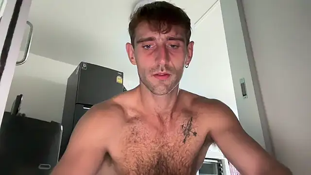 Snapshot of lukegunn chatting on January 2025 10:45:01 PM lukegunn online show from January 2025 10:45:01 PM