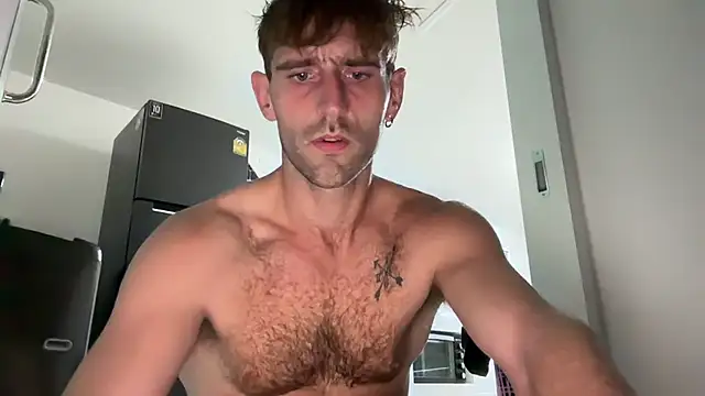 Snapshot of lukegunn chatting on January 2025 11:04:01 PM lukegunn online show from January 2025 11:04:01 PM