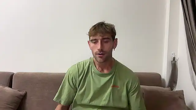 Snapshot of lukegunn chatting on February 2025 01:55:01 AM lukegunn online show from February 2025 01:55:01 AM