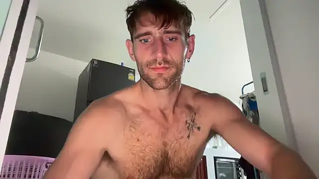 Snapshot of lukegunn chatting on February 2025 11:21:02 PM lukegunn online show from February 2025 11:21:02 PM