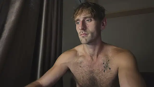 Snapshot of lukegunn chatting on October 2025 03:02:02 AM lukegunn online show from October 2025 03:02:02 AM