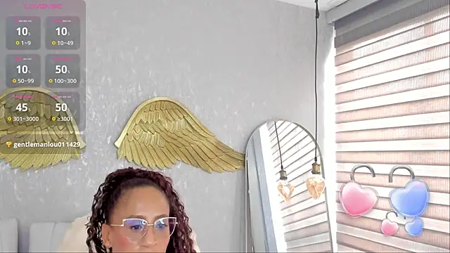 Snapshot of EmmaFerrary chatting on November 2025 07:15:01 PM EmmaFerrary online show from November 2025 07:15:01 PM