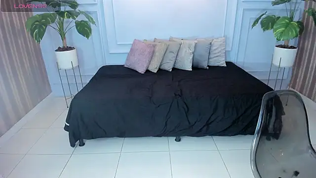 cintiagreyx online show from March 2026 11:32:01 AM