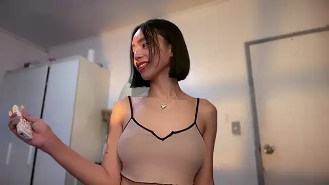 Snapshot of GenesisCastillano chatting on May 2026 08:43:02 AM GenesisCastillano online show from May 2026 08:43:02 AM