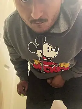 Snapshot of dro6969 chatting on January 2025 04:06:01 PM dro6969 online show from January 2025 04:06:01 PM