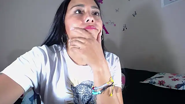 Snapshot of hanna_girl21 chatting on July 2026 01:43:02 AM hanna girl21 online show from July 2026 01:43:02 AM