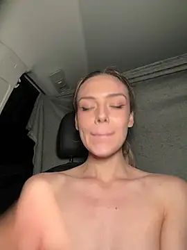 Snapshot of HopeHeaven chatting on January 2025 03:03:01 PM HopeHeaven online show from January 2025 03:03:01 PM