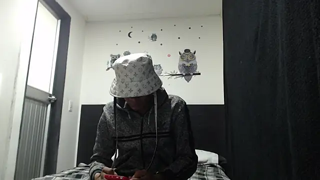 stifen  online show from February 2025 09:29:02 PM