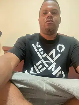 Snapshot of Iced_cloudz chatting on January 2026 05:07:02 PM Iced cloudz online show from January 2026 05:07:02 PM