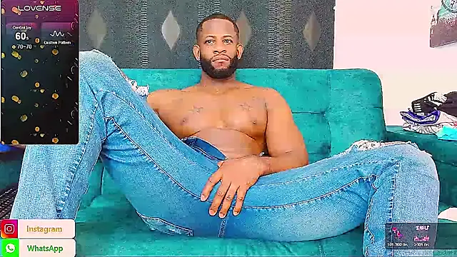 Snapshot of marcell_22cm chatting on November 2025 10:48:01 PM marcell 22cm online show from November 2025 10:48:01 PM