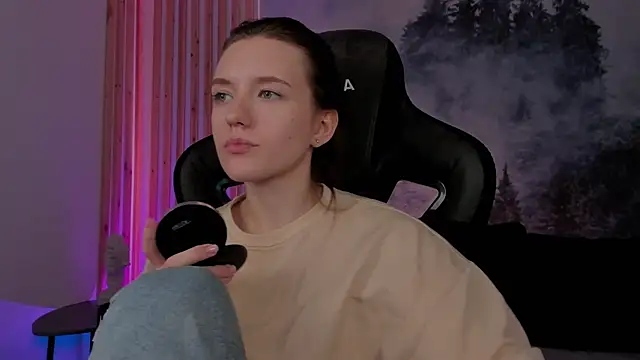 Snapshot of JennyDens chatting on December 2024 09:07:01 AM JennyDens online show from December 2024 09:07:01 AM