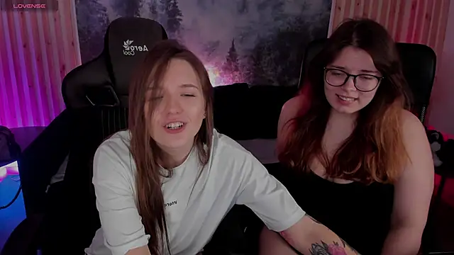 Snapshot of JennyDens chatting on January 2025 09:47:01 AM JennyDens online show from January 2025 09:47:01 AM